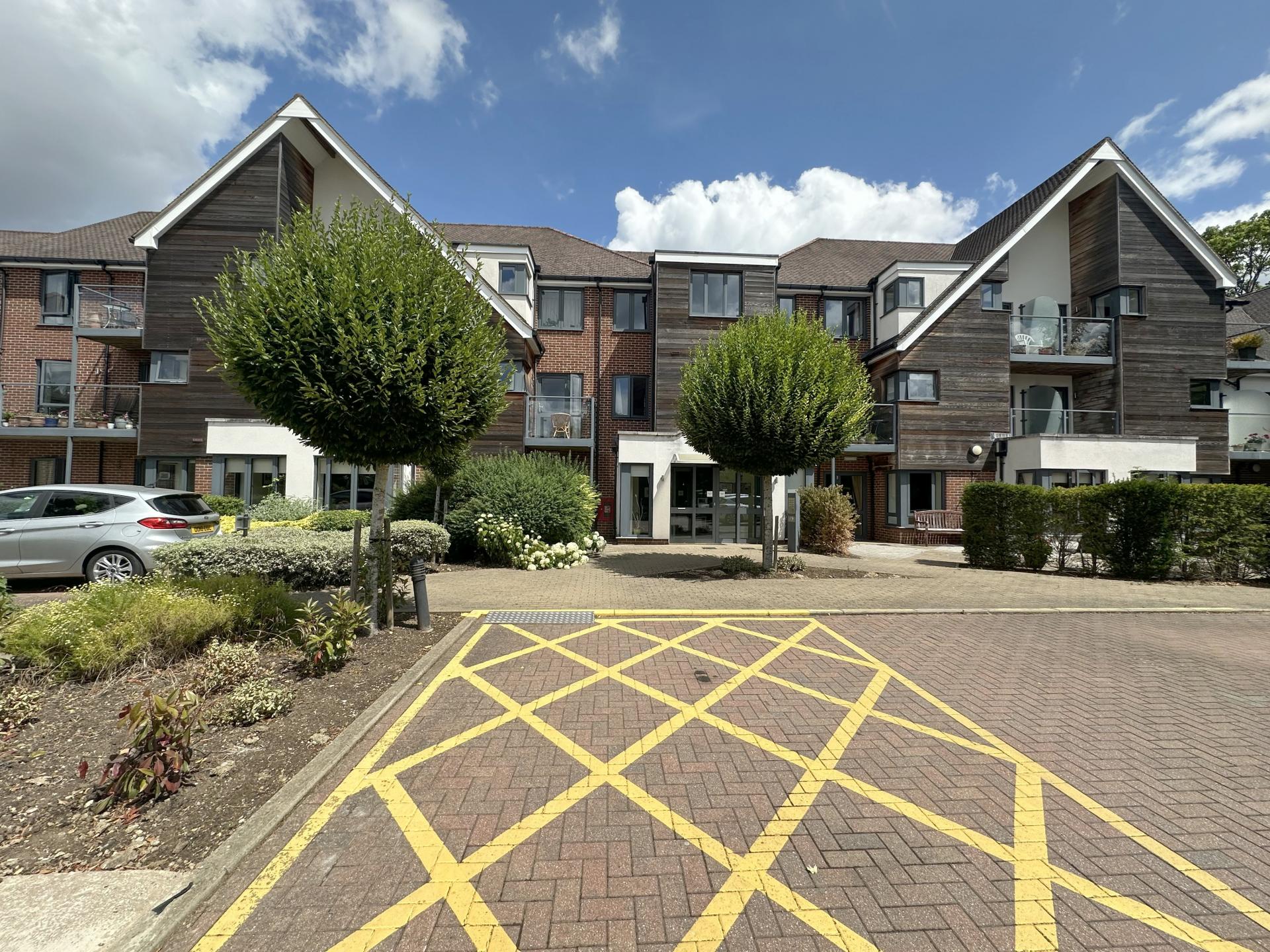 Mandeville Court, Darkes Lane, Potters Bar