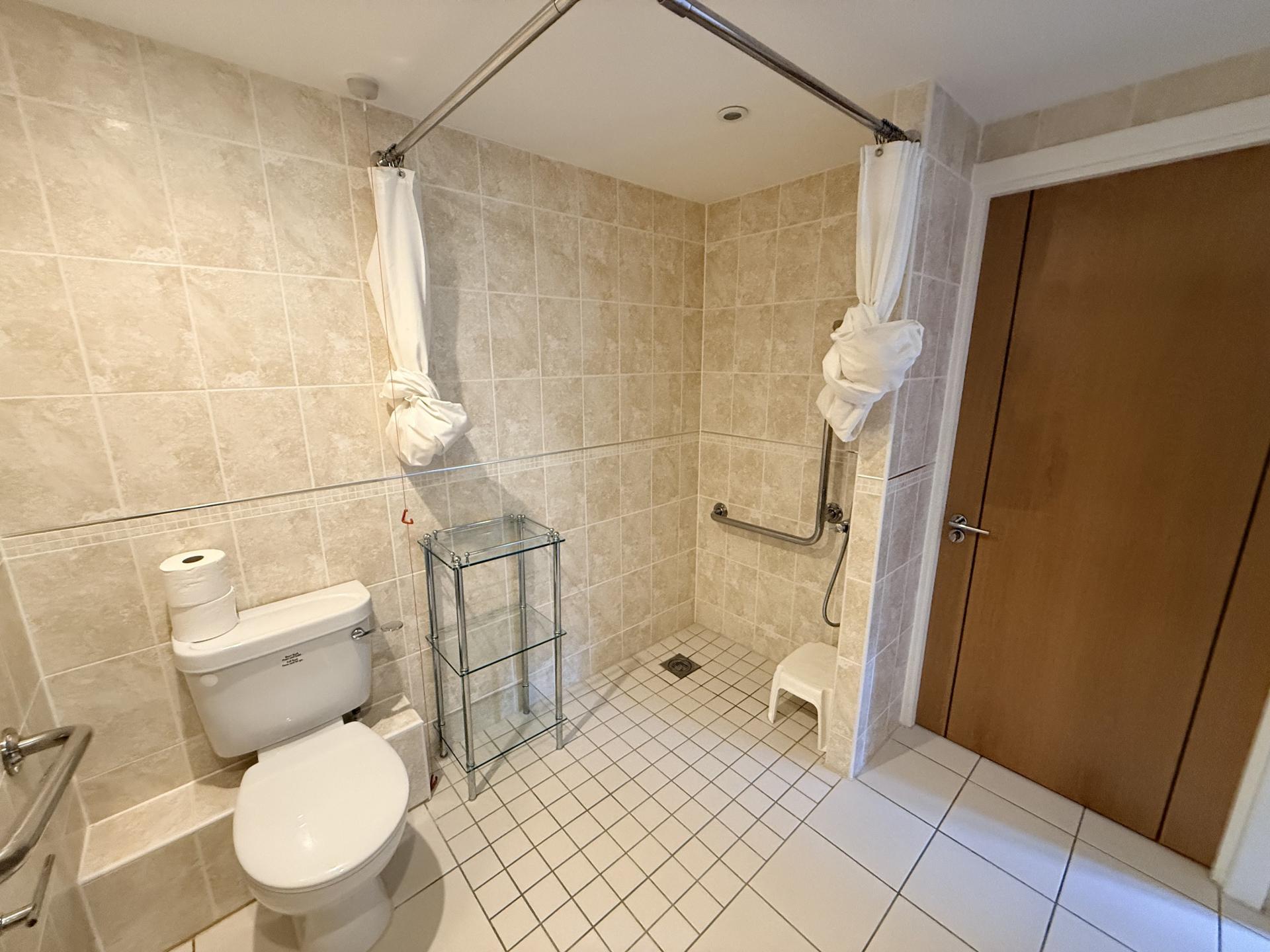 Mandeville Court, Darkes Lane, Potters Bar, EN6 1BZ