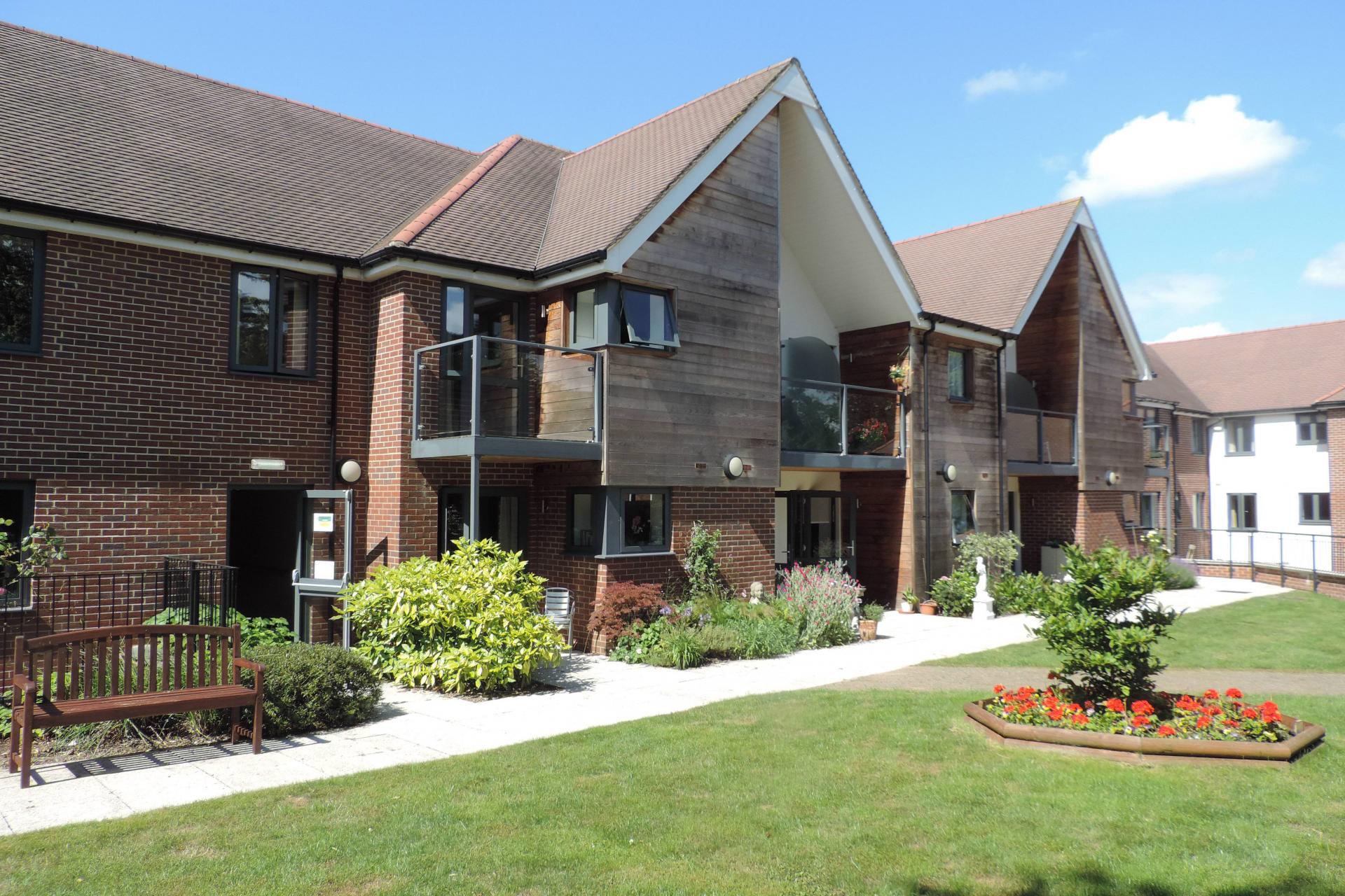 Mandeville Court, Darkes Lane, Potters Bar, EN6 1BZ
