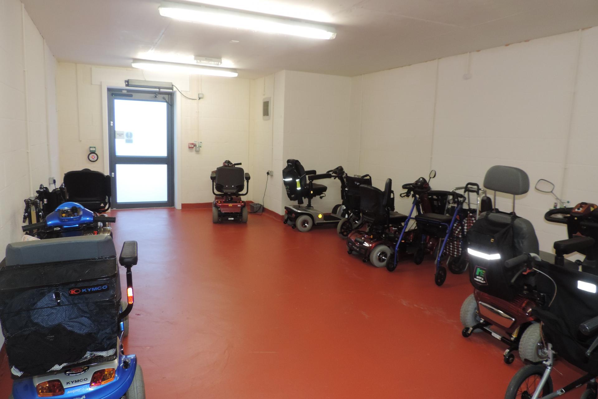 Mandeville Court, Darkes Lane, Potters Bar, EN6 1BZ