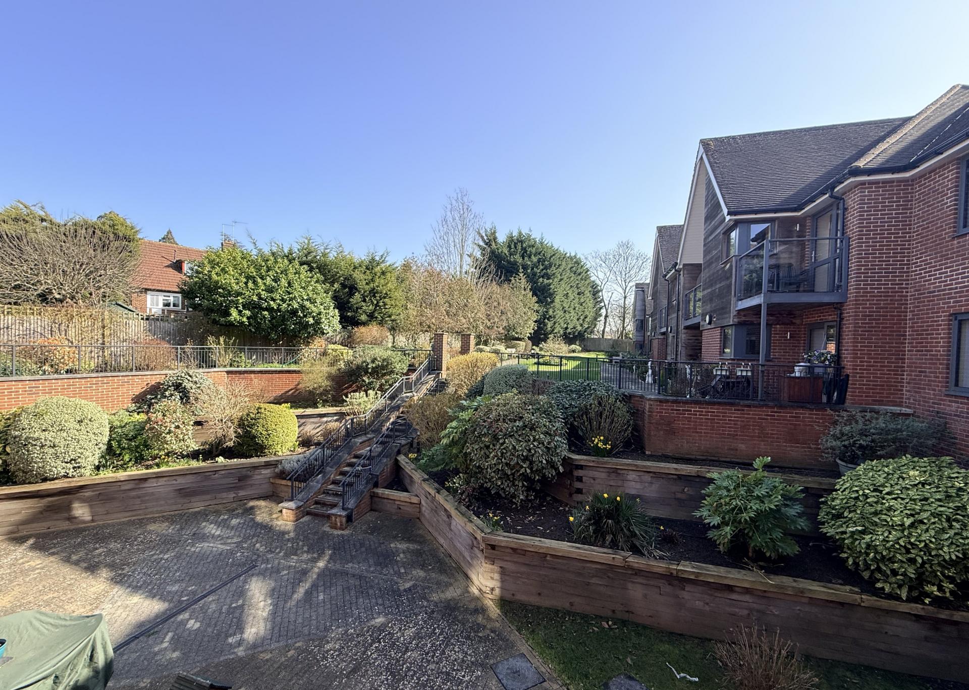 Mandeville Court, Darkes Lane, Potters Bar, EN6 1BZ