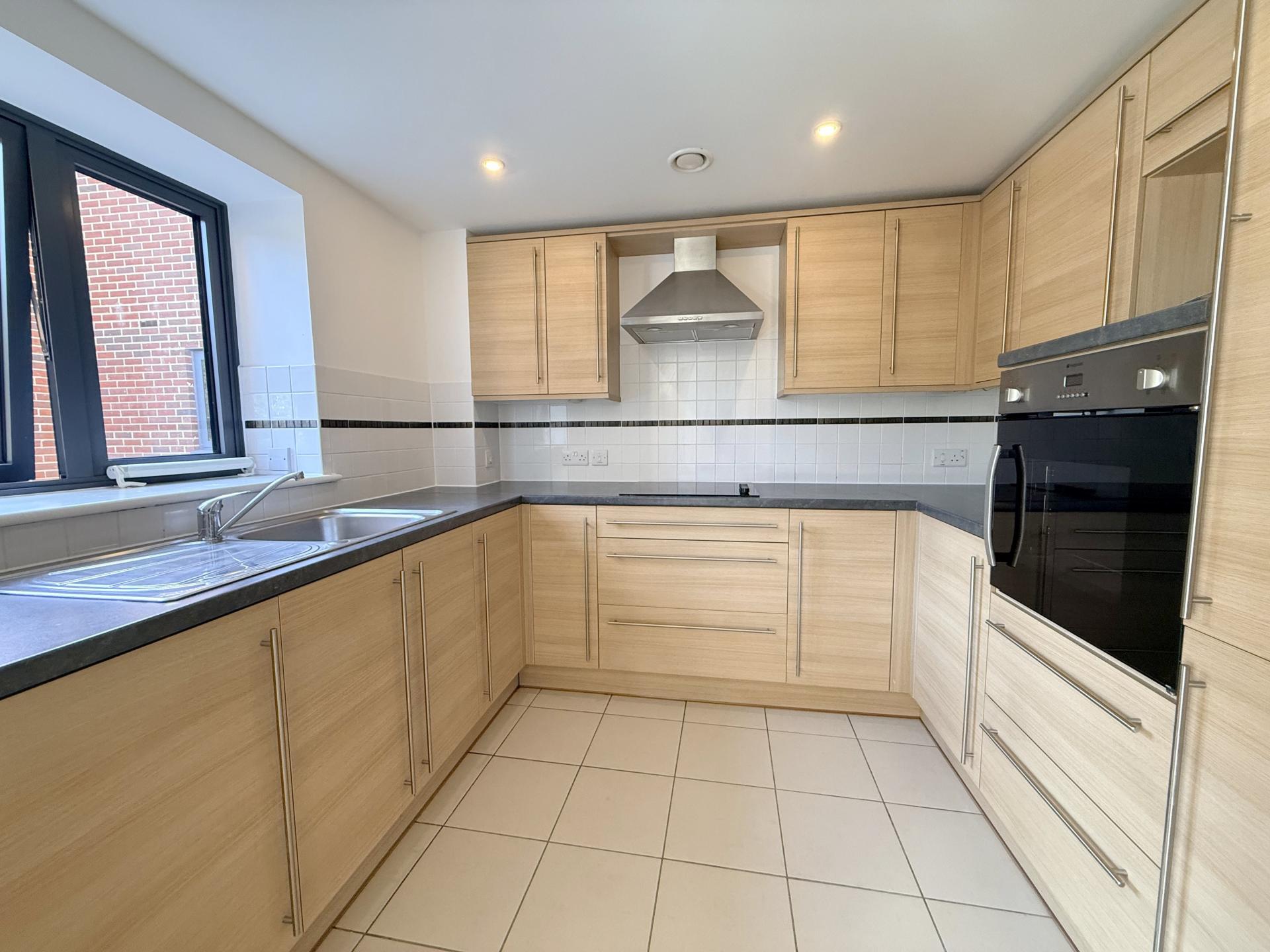 Mandeville Court, Darkes Lane, Potters Bar, EN6 1BZ