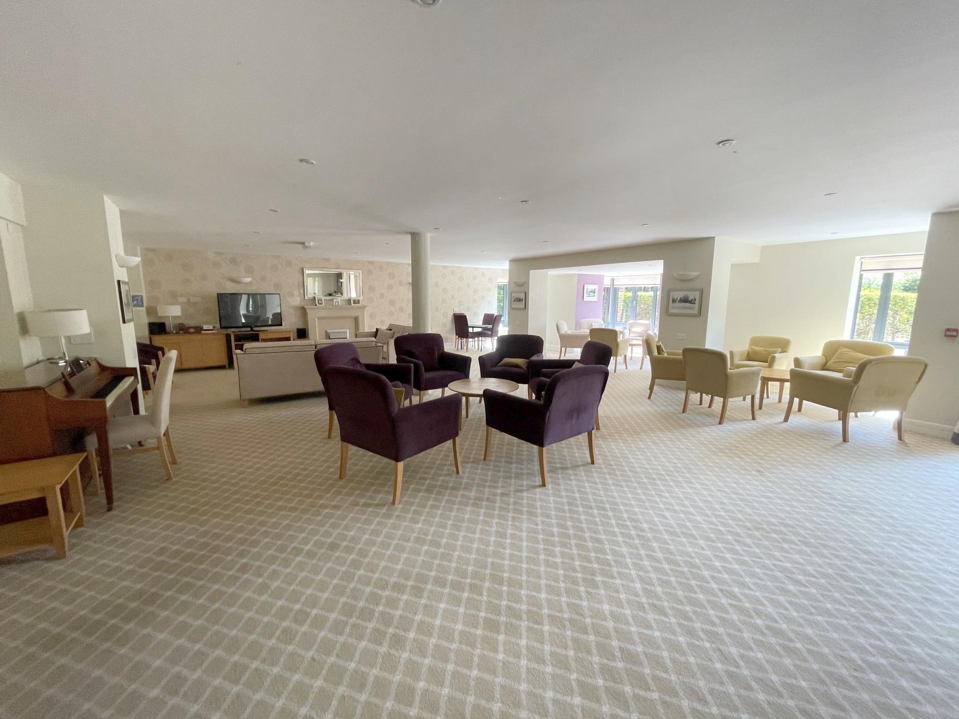 Mandeville Court, Darkes Lane, Potters Bar, EN6 1BZ