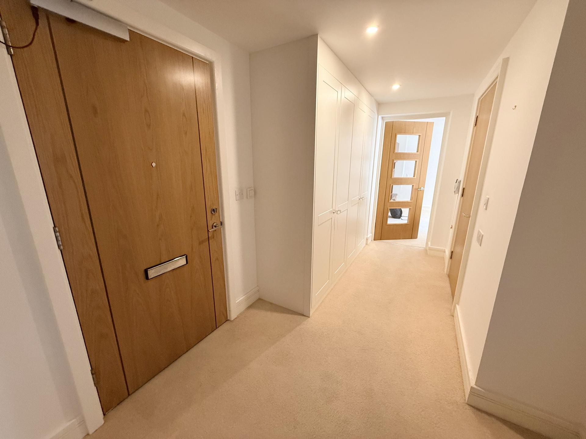 Mandeville Court, Darkes Lane, Potters Bar, EN6 1BZ