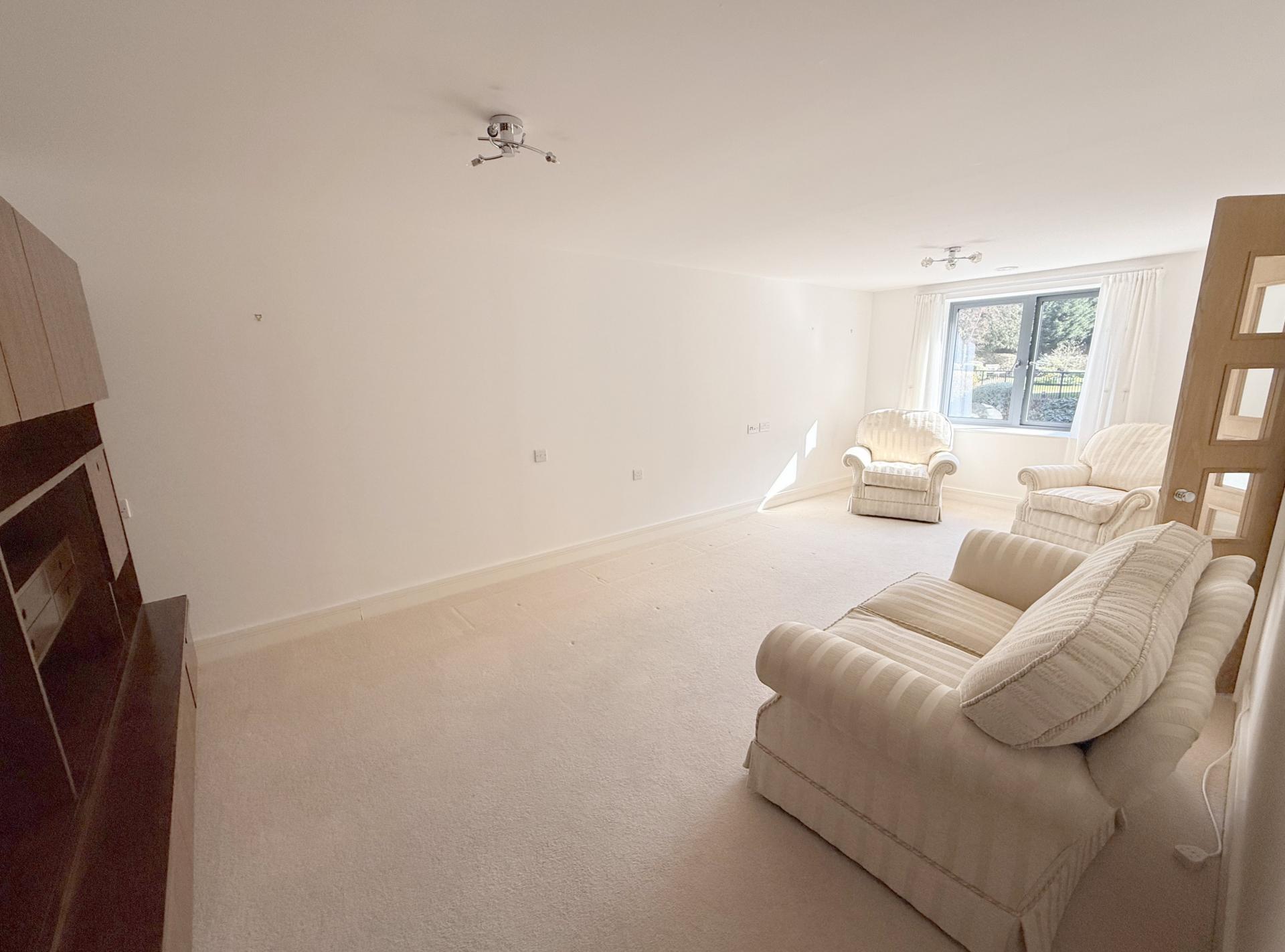 Mandeville Court, Darkes Lane, Potters Bar, EN6 1BZ