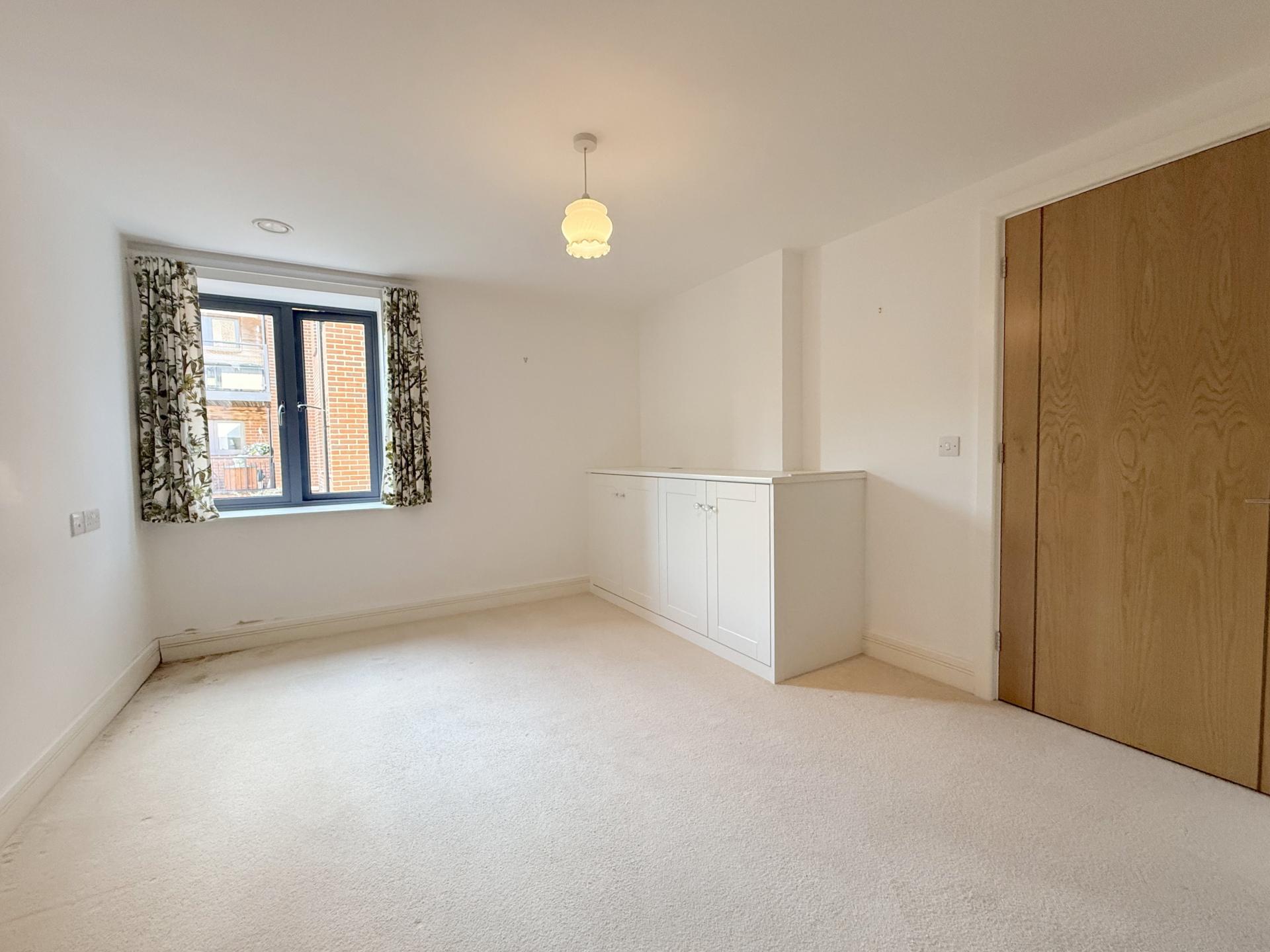 Mandeville Court, Darkes Lane, Potters Bar, EN6 1BZ
