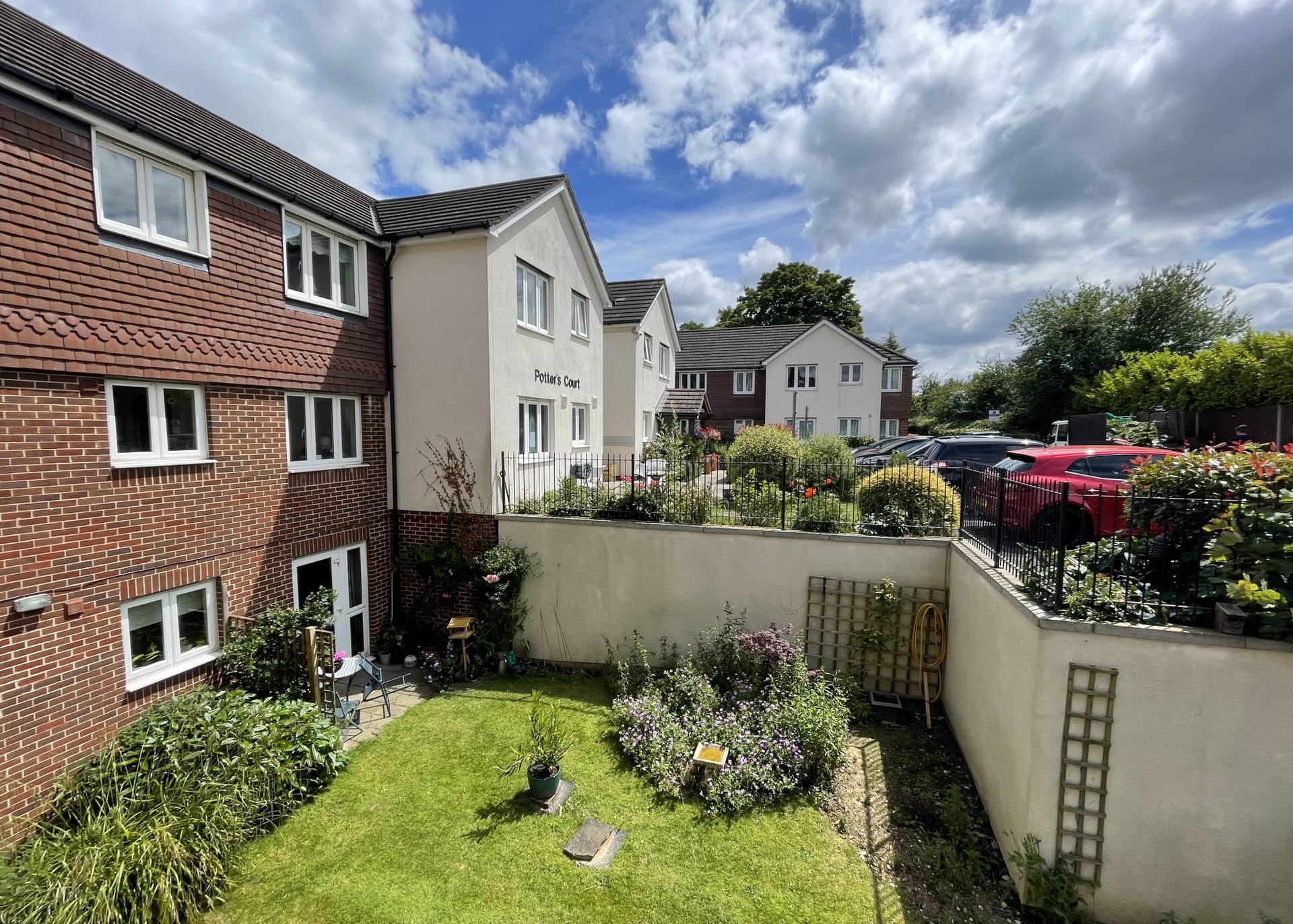 Potters Court, Darkes Lane, Potters Bar, Hertfordshire, EN6 2HS