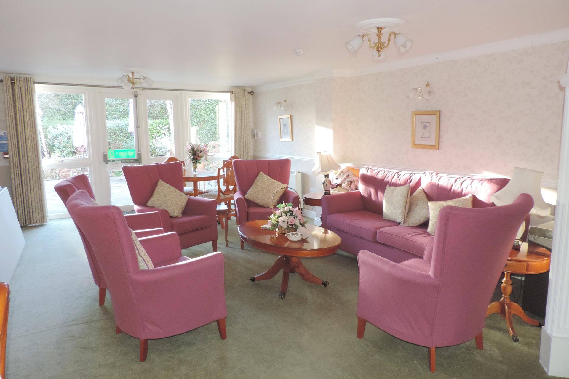 Potters Court, Darkes Lane, Potters Bar, Hertfordshire, EN6 2HS