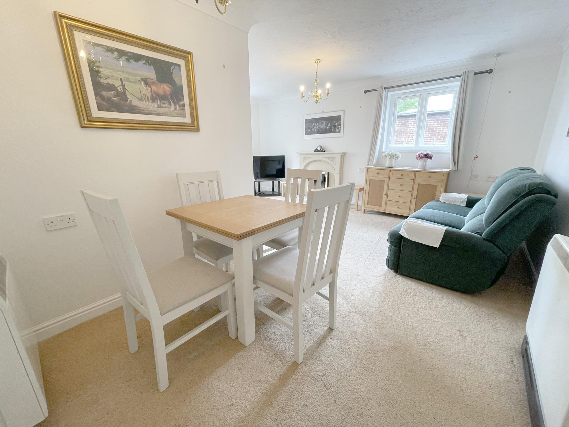 Potters Court, Darkes Lane, Potters Bar, Hertfordshire, EN6 2HS