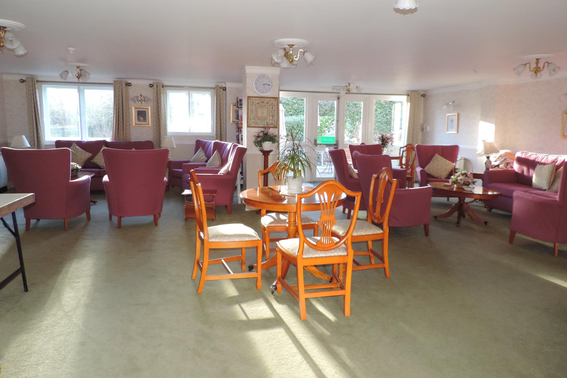 Potters Court, Darkes Lane, Potters Bar, Hertfordshire, EN6 2HS
