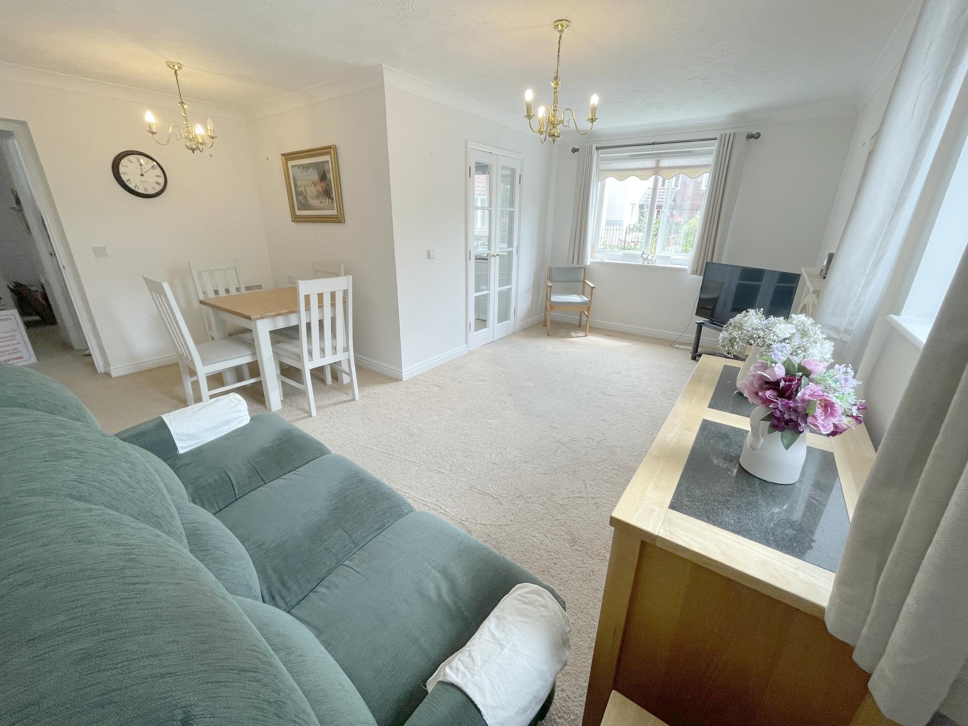 Potters Court, Darkes Lane, Potters Bar, Hertfordshire, EN6 2HS