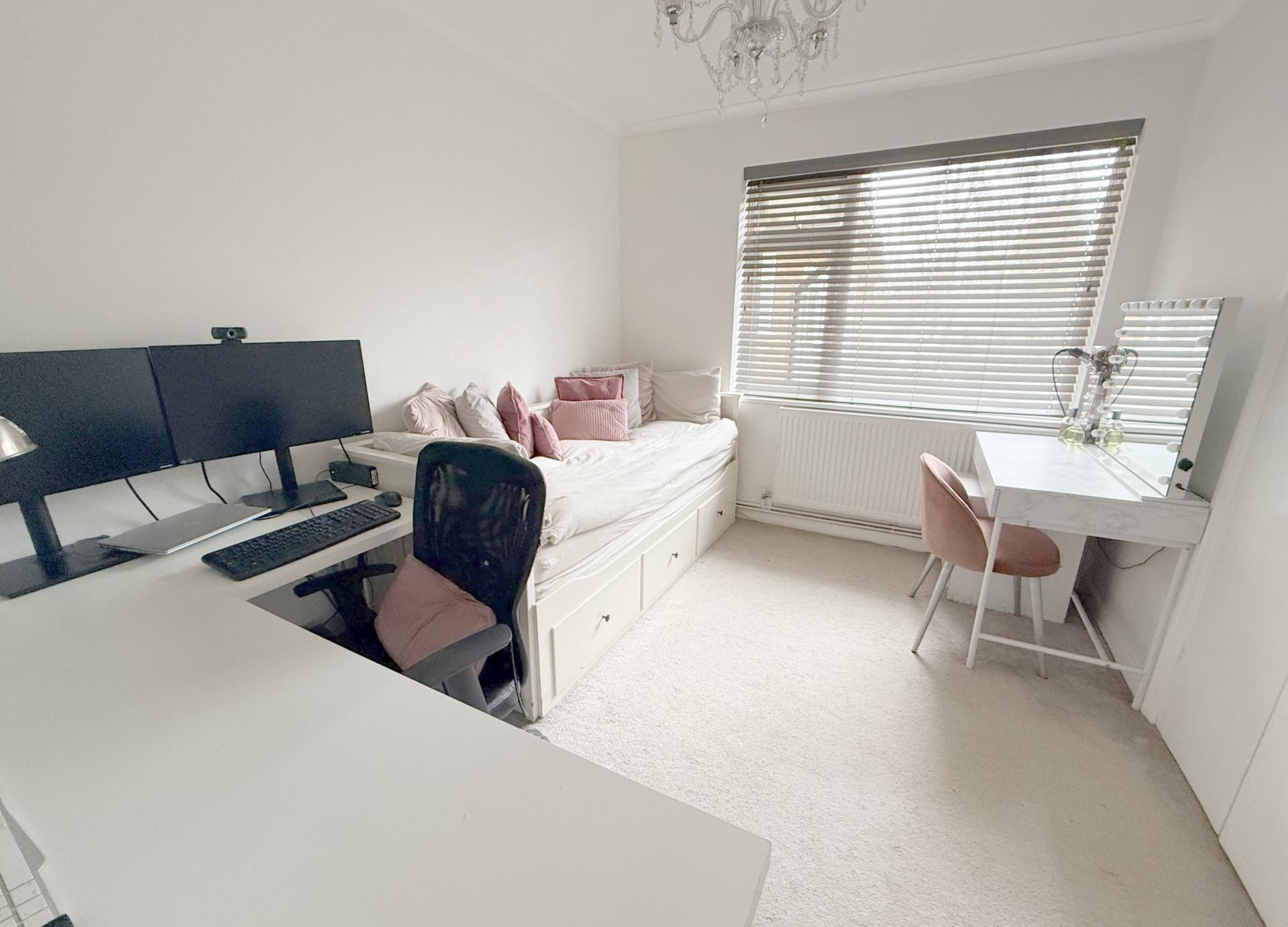 Lambs Close, Cuffley, Potters Bar, EN6