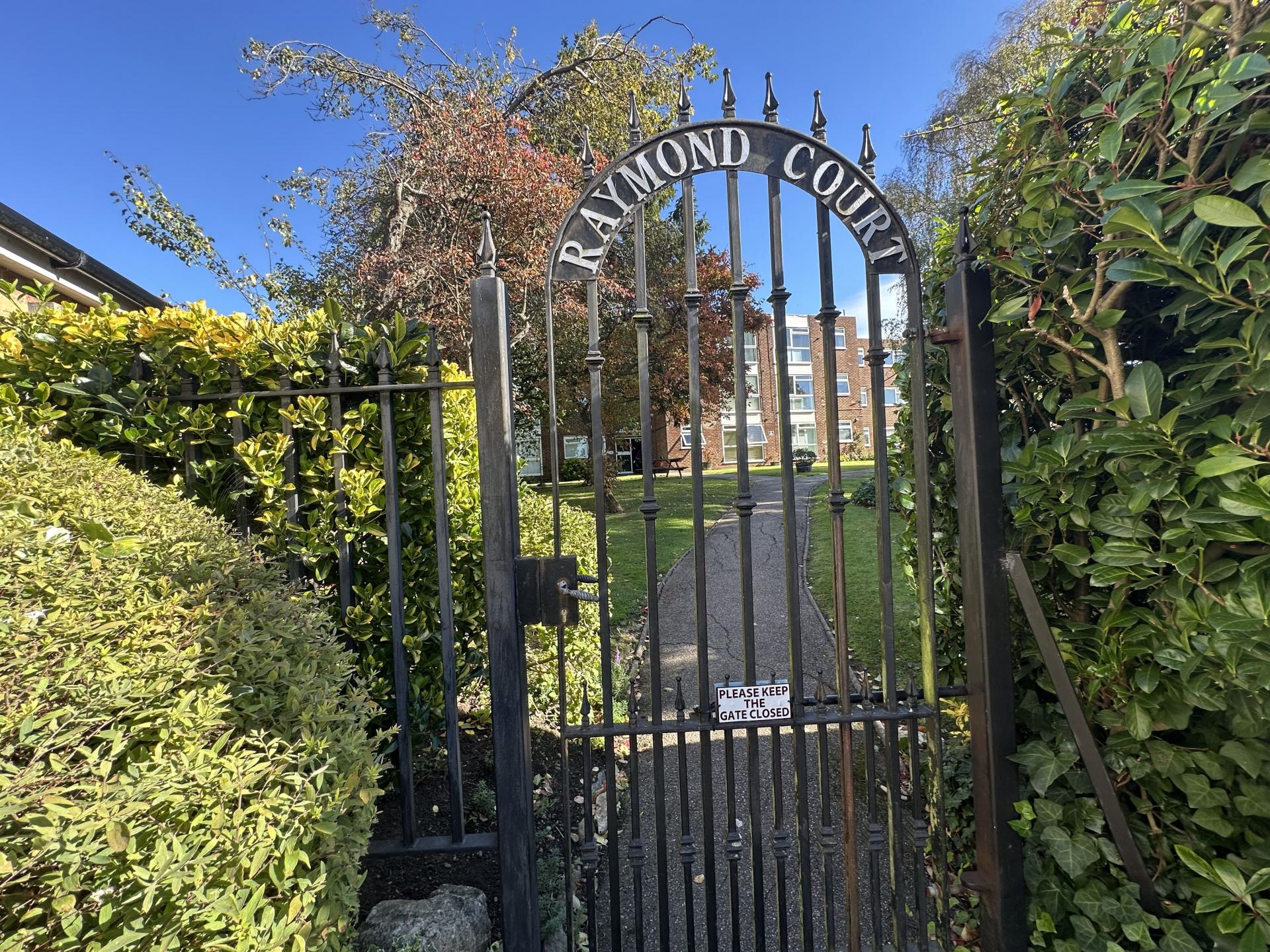 Raymond Court, Potters Bar