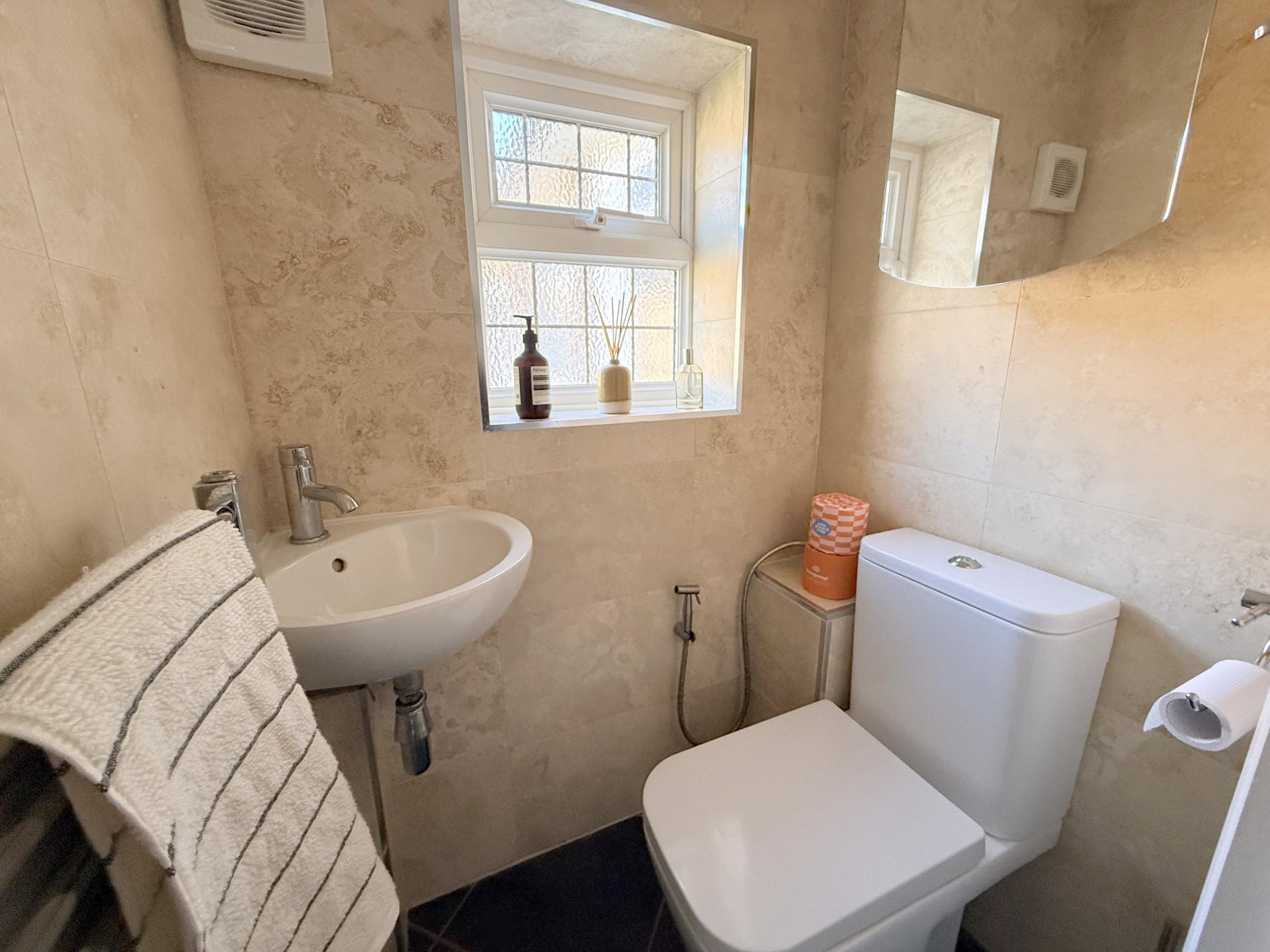Oaklands Avenue, Brookmans Park, AL9