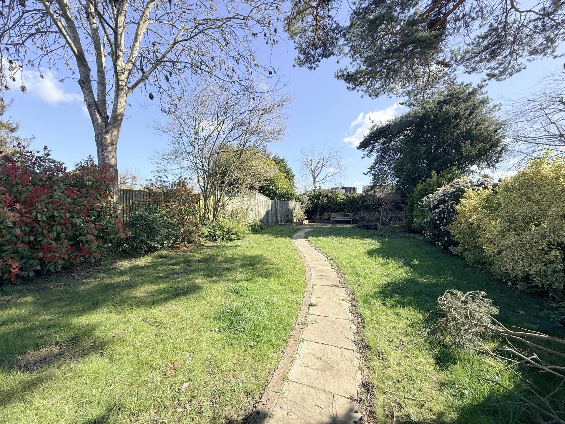 Oaklands Avenue, Brookmans Park, AL9