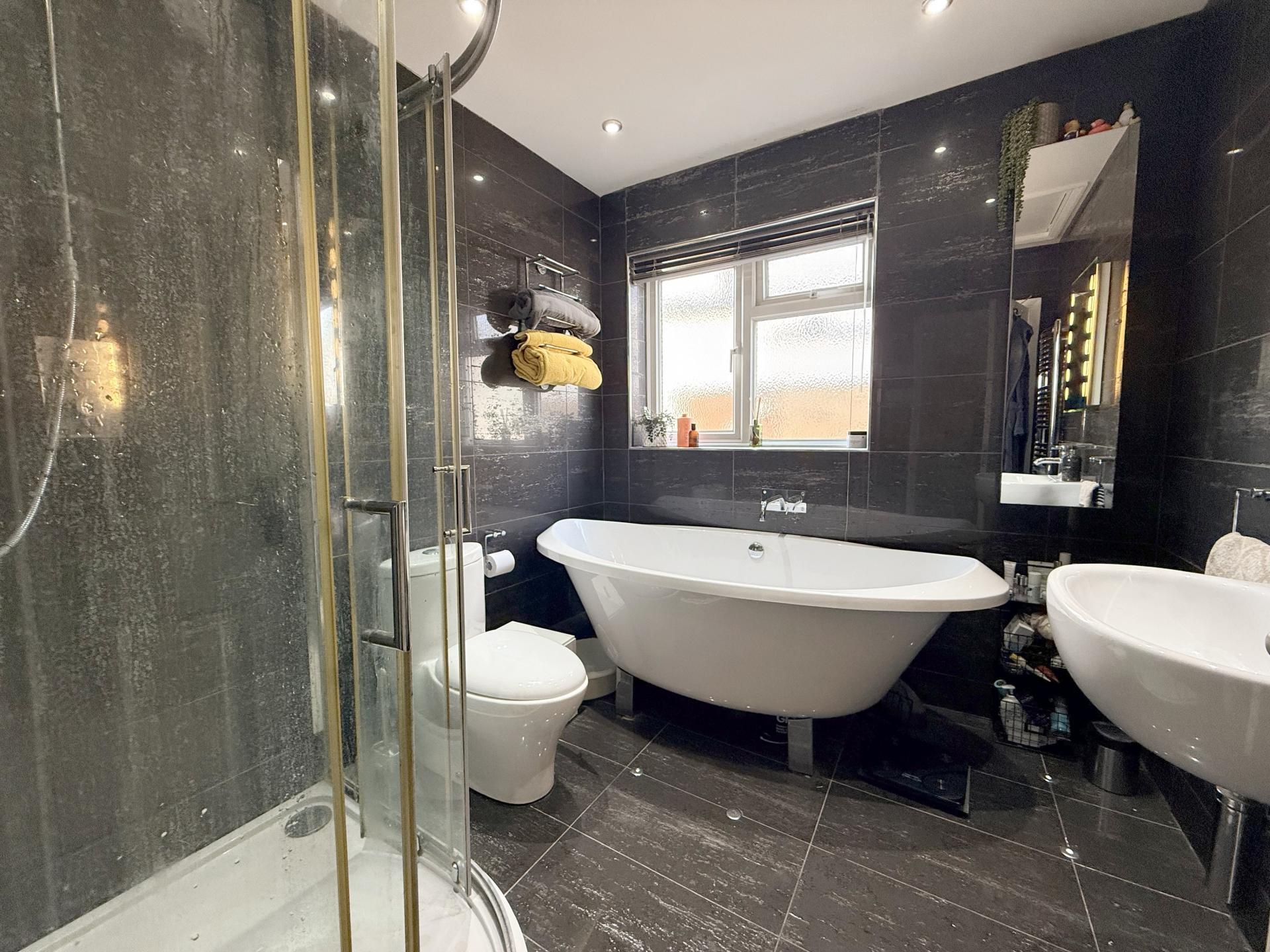 Oaklands Avenue, Brookmans Park, AL9