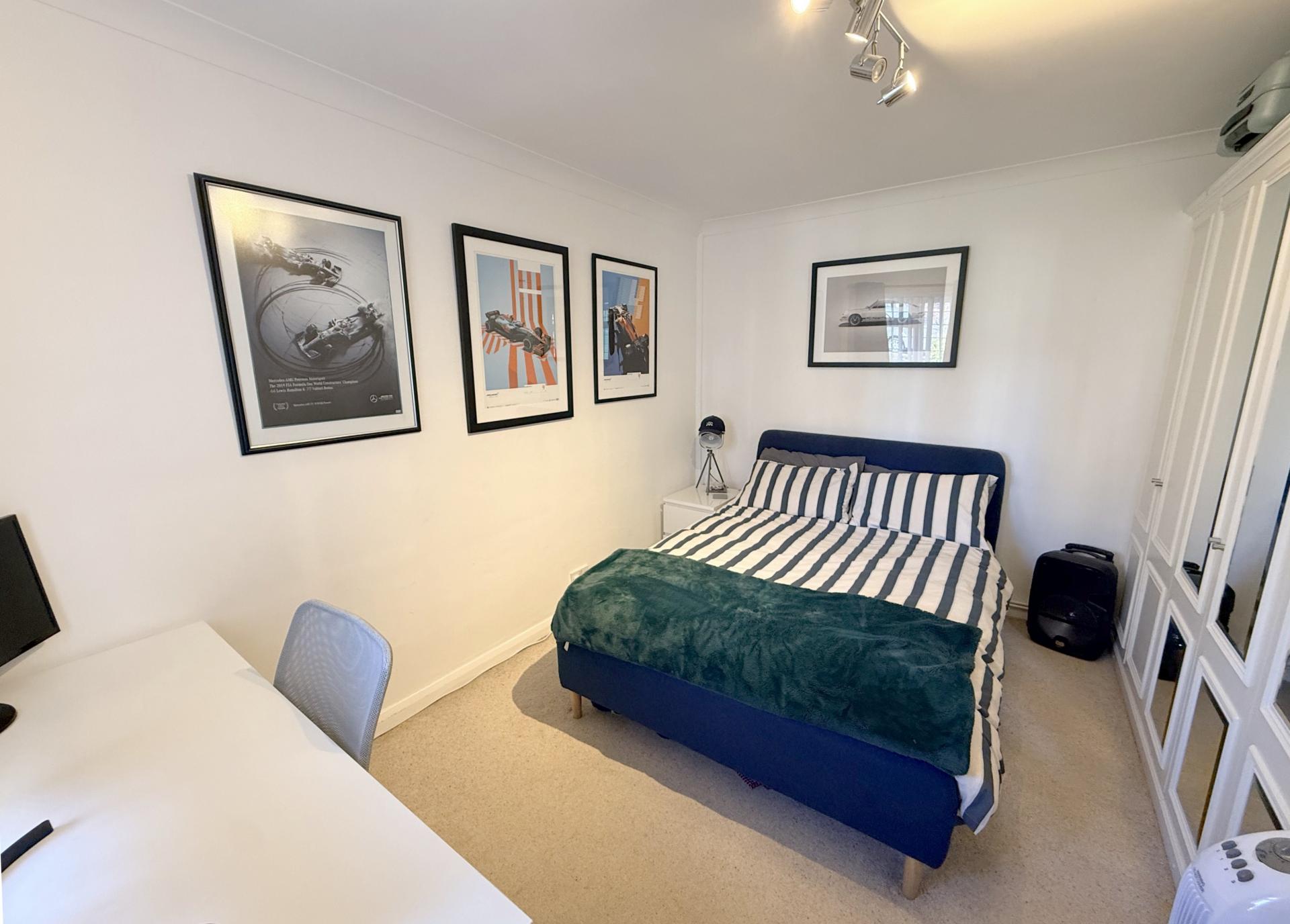 Oaklands Avenue, Brookmans Park, AL9