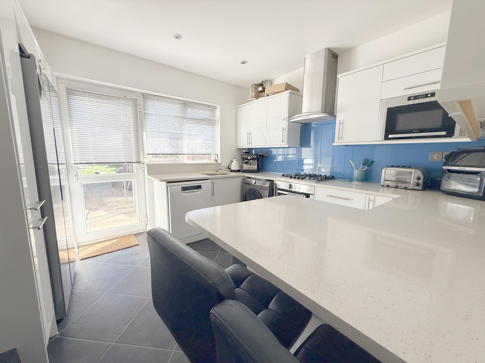 Oaklands Avenue, Brookmans Park, AL9
