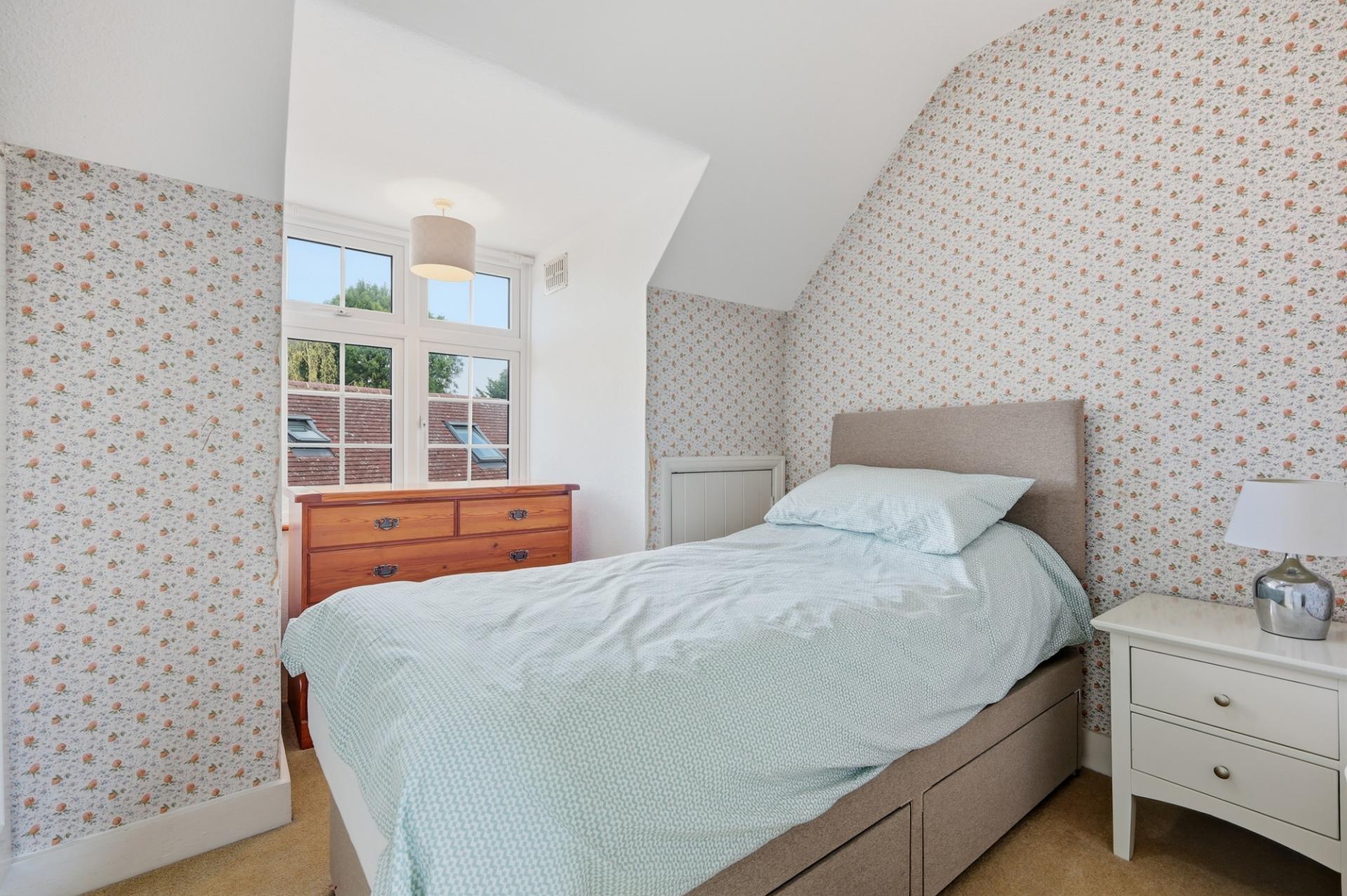 Oakroyd Avenue, Potters Bar, EN6