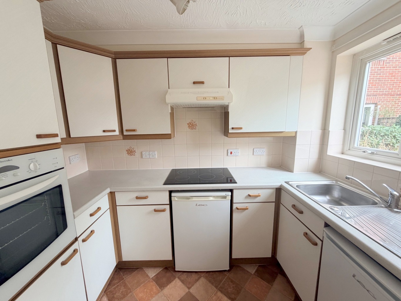 Potters Court, Darkes Lane, Potters Bar, Hertfordshire, EN6 2HS