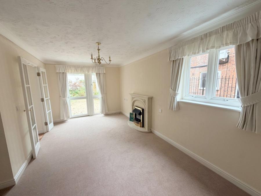 Potters Court, Darkes Lane, Potters Bar, Hertfordshire, EN6 2HS