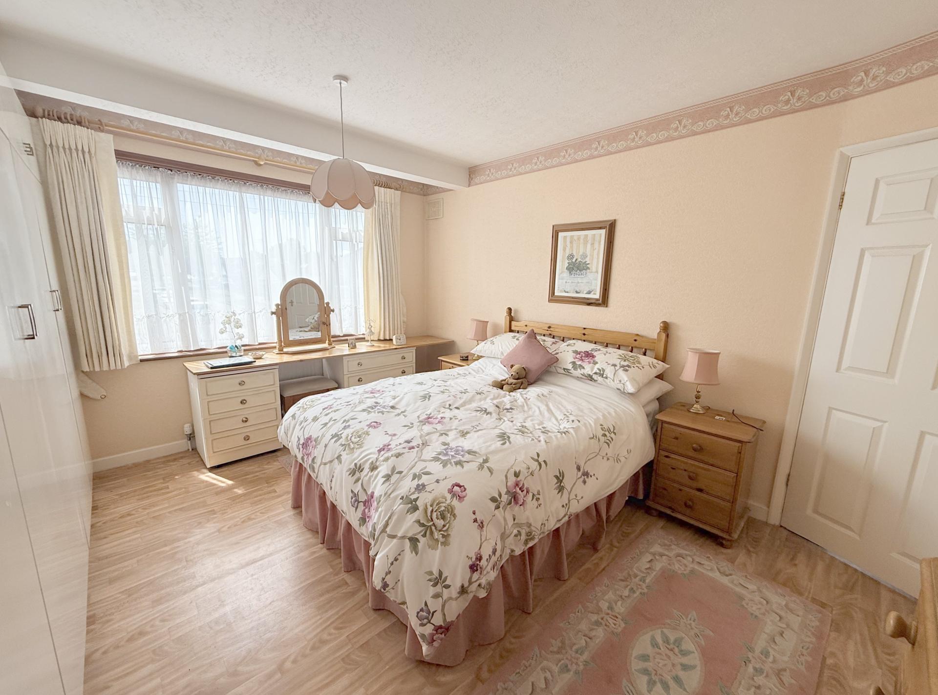 Wroxham Gardens, Potters Bar