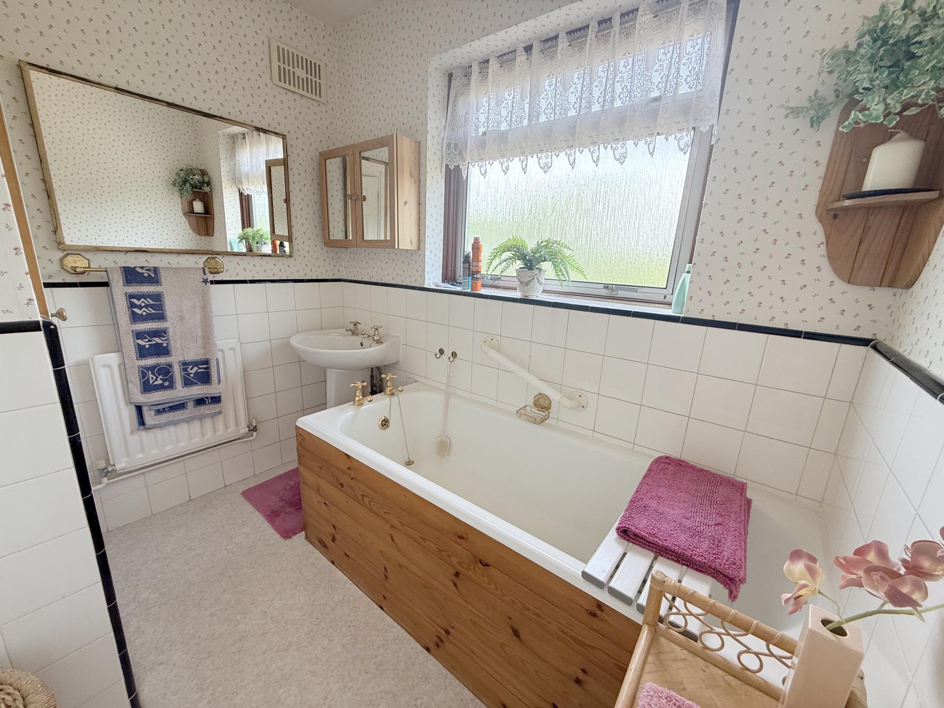 Wroxham Gardens, Potters Bar