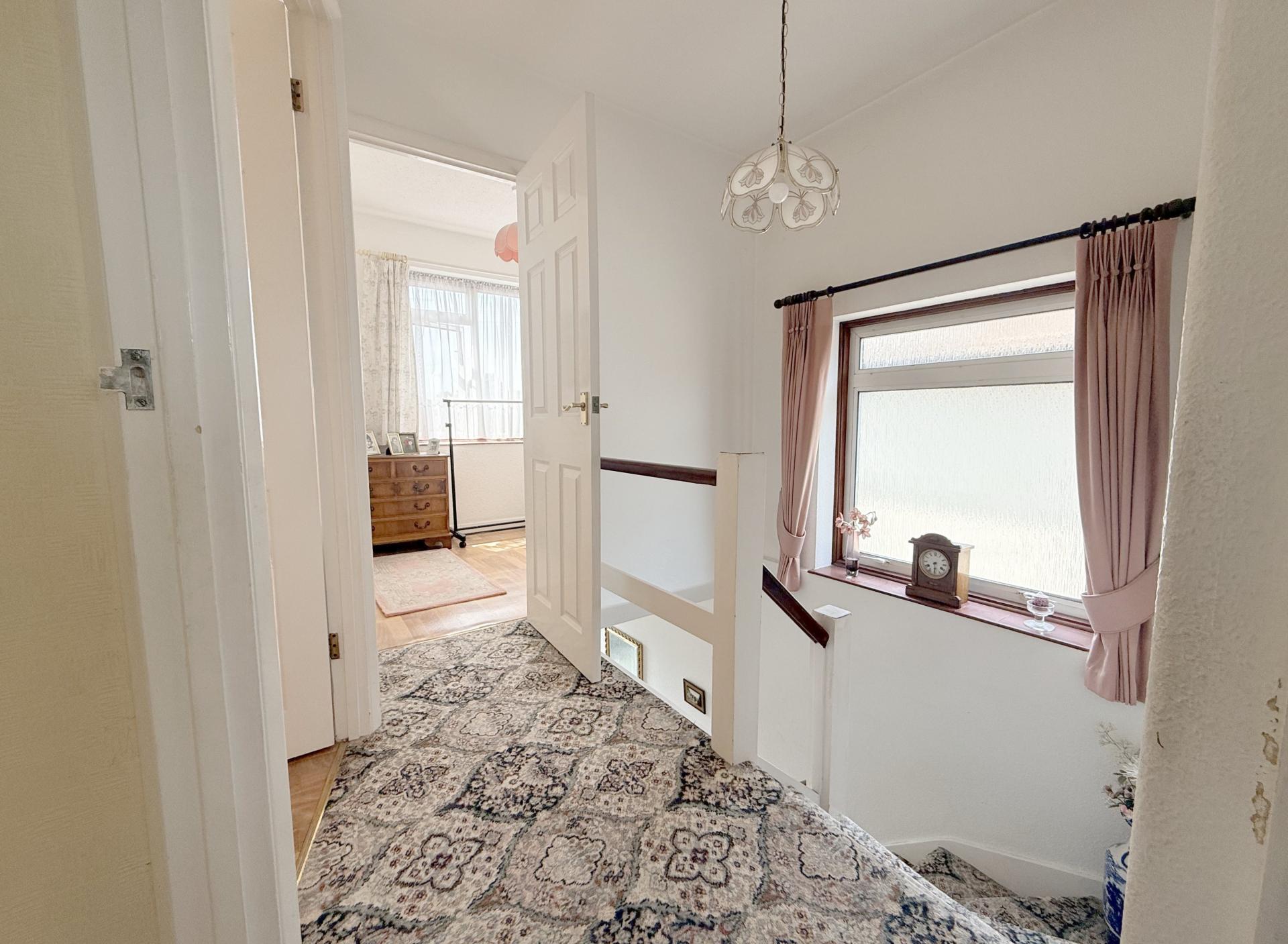 Wroxham Gardens, Potters Bar