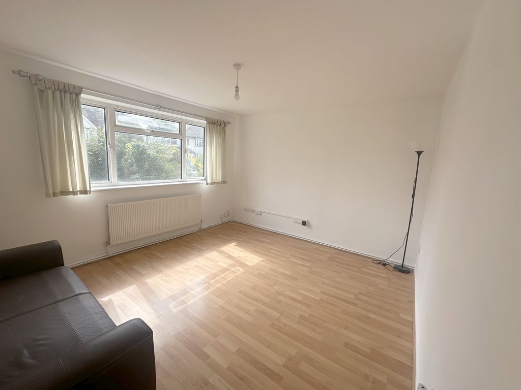 Dugdale Hill Lane, Potters Bar, Hertfordshire, EN6 2DW