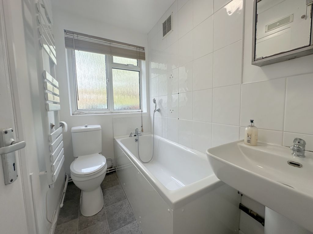 Dugdale Hill Lane, Potters Bar, Hertfordshire, EN6 2DW