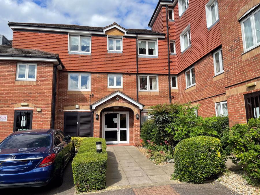 Hudsons Court, Darkes Lane, Potters Bar, Hertfordshire, EN6 1DH