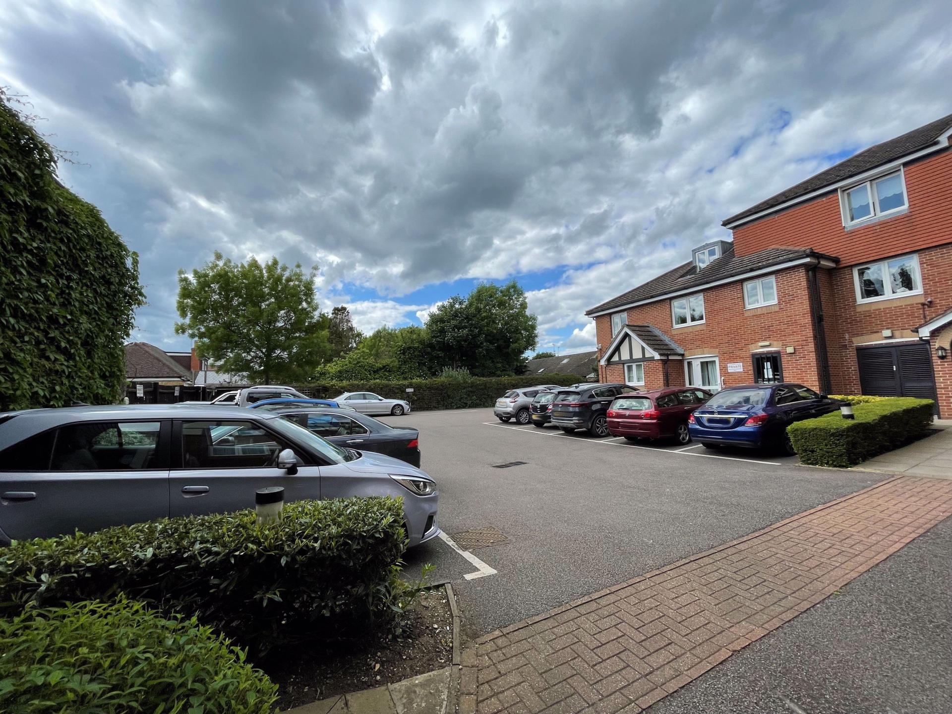 Hudsons Court, Darkes Lane, Potters Bar, Hertfordshire, EN6 1DH