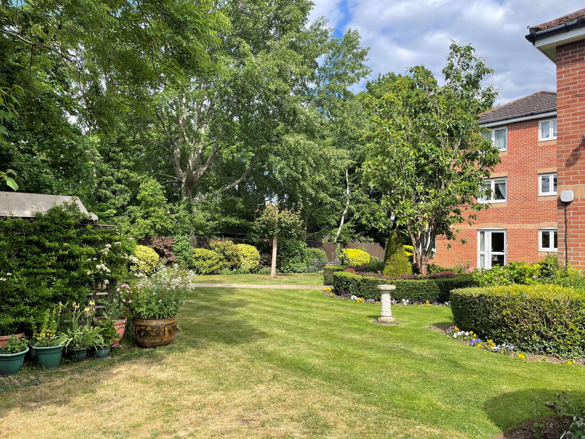 Hudsons Court, Darkes Lane, Potters Bar, Hertfordshire, EN6 1DH