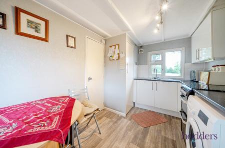 9e8b15ab-a021-44b...