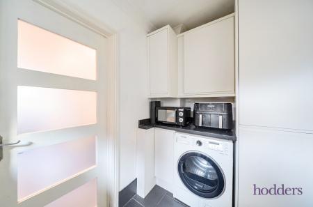 e8c36e7f-225d-4db...