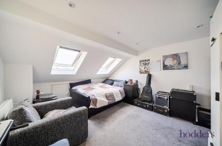 1513131c-37ff-4b9...