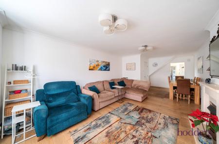 49612bc9-f2f9-484...