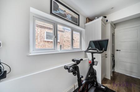 585d6a13-86b1-411...