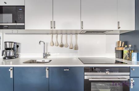 42302502-8840-450...