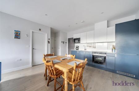 0edcb9d8-b50e-4b1...