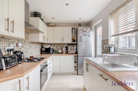 3f93df4f-176d-422...