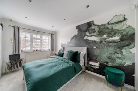 a6b9f1f2-92f8-467...