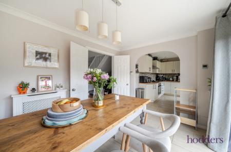 66517640-3b93-402...