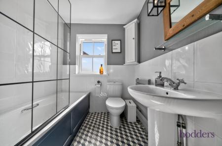 ee80cd9a-459d-4f3...