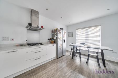 70a7355f-2f2c-4ff...