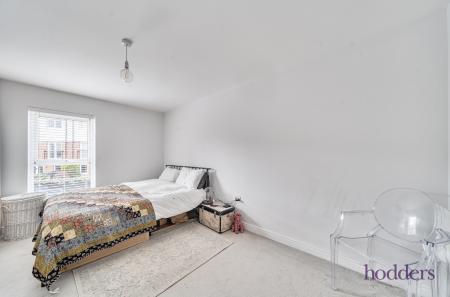 8e31e3c0-d366-446...