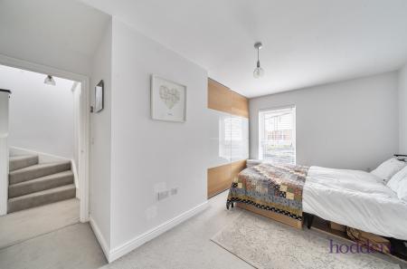 342816fe-4c49-41f...