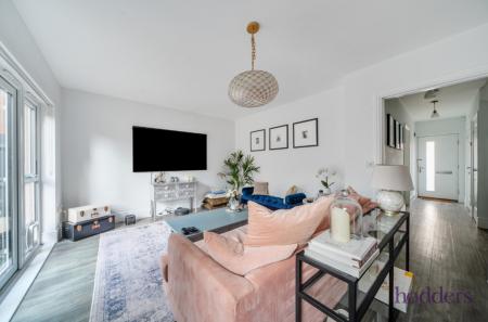 9e237c10-d8b3-478...