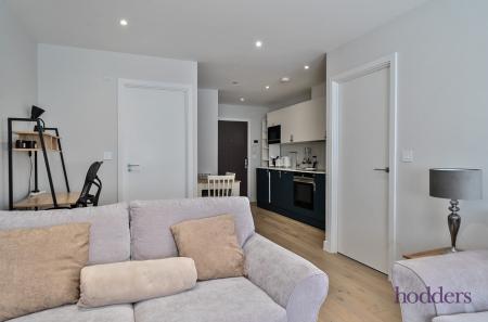 4e96ad6d-33a8-48e...