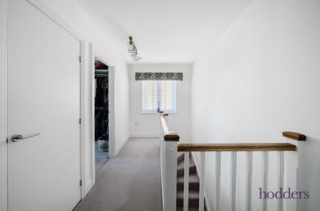 01438e9b-7ad2-468...